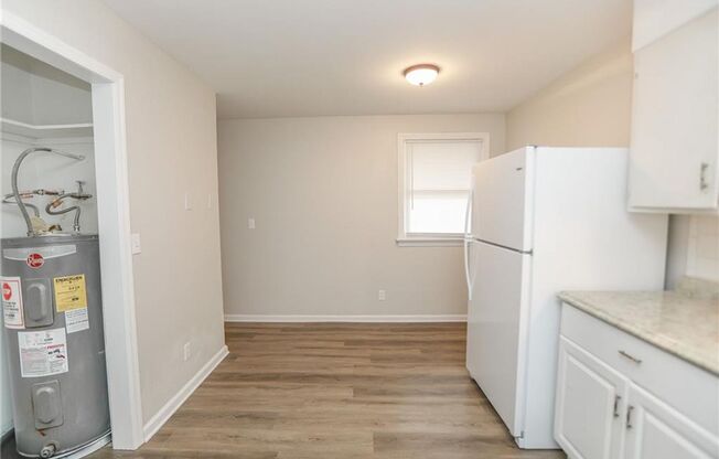 2 beds, 1 bath, 700 sqft, $1,450, Unit B