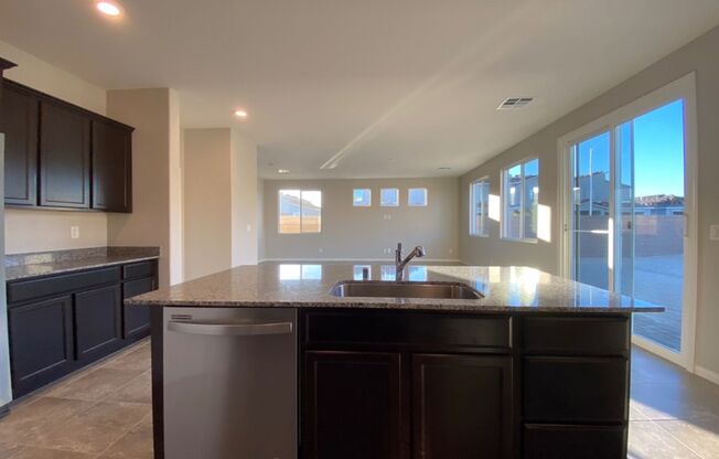 4 BED 2.5 BATH 2 CAR GARAGE,  LARGE CORNER LOT, GATED COMMUNITY IN NORTH VEGAS.
