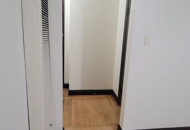 Studio, 1 bath, 450 sqft, $1,695, Unit 14