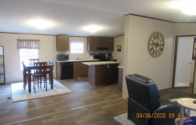 3 beds, 2 baths, $1,395