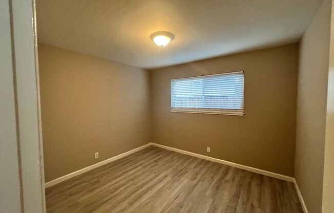 2 beds, 1 bath, 850 sqft, $2,450, Unit 10