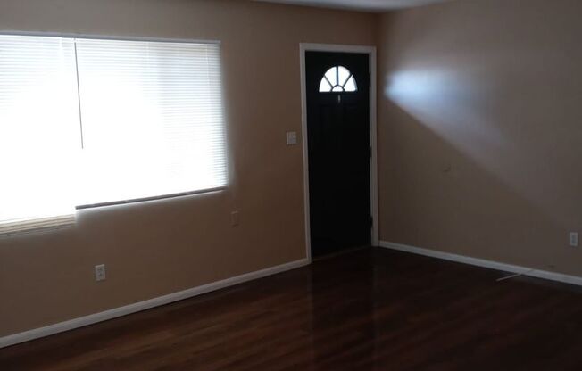 2 beds, 1 bath, 800 sqft, $2,000, Unit 223B