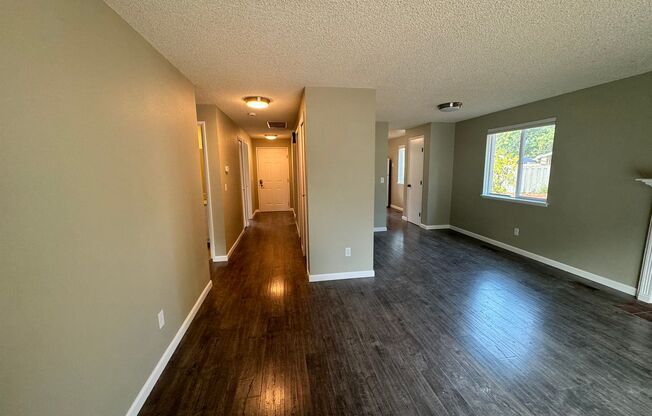 Newly Updated! 2Bd/ 1Ba Home in South Hillsboro ~ Fenced Yard! Washer/dryer in unit! Community Pool & Rec Center!