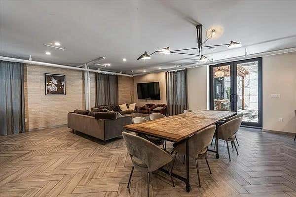 2465 38 ST