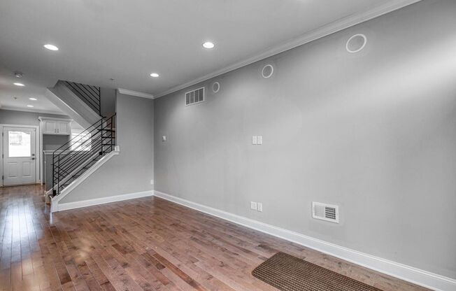Stunning 3-Bedroom Townhouse With Rooftop Deck and Finished Basement In Port Richmond! Available NOW!