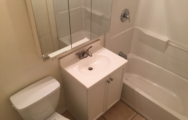 2 beds, 1 bath, $1,550