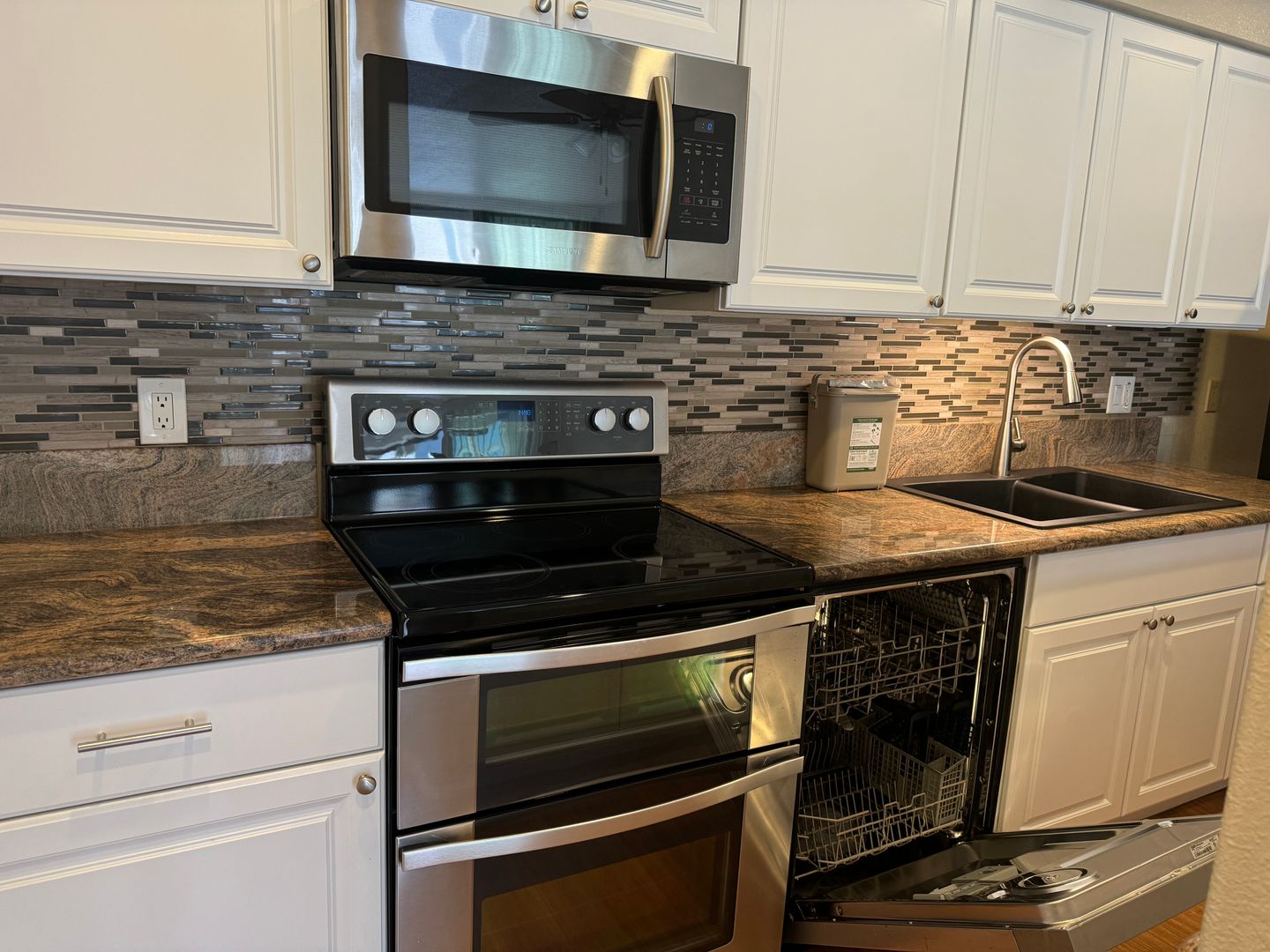 Los Arboles Apartments
