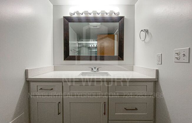 1 bed, 1 bath, 765 sqft, $995, Unit TH 405