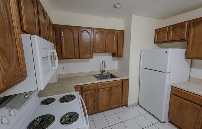 2 beds, 1 bath, 950 sqft, $2,550, Unit 16