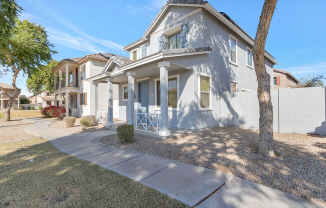 Welcome to this beautiful 3 bedroom, 2.5 bathroom home located in Avondale, AZ