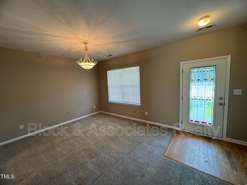 1530 EVA MAE DR