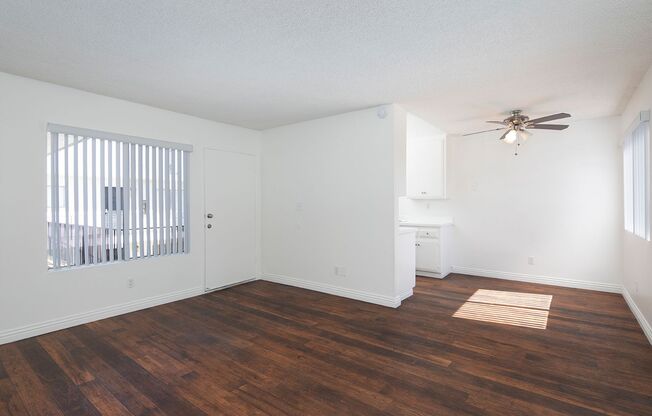 1 MONTH FREE!!! Beautiful 1-Bedroom in Chula Vista with Parking