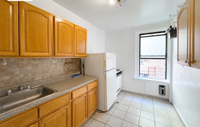 665 W 160 ST
