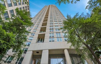 345 N La Salle Dr