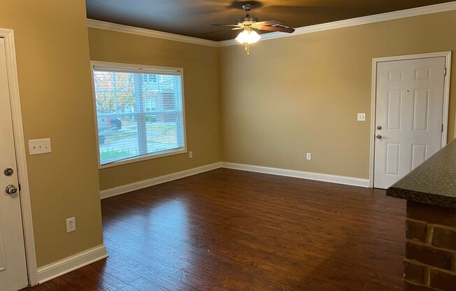 1 bed, 1 bath, 765 sqft, $825, Unit 125
