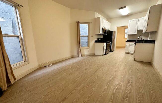 1242 Howard