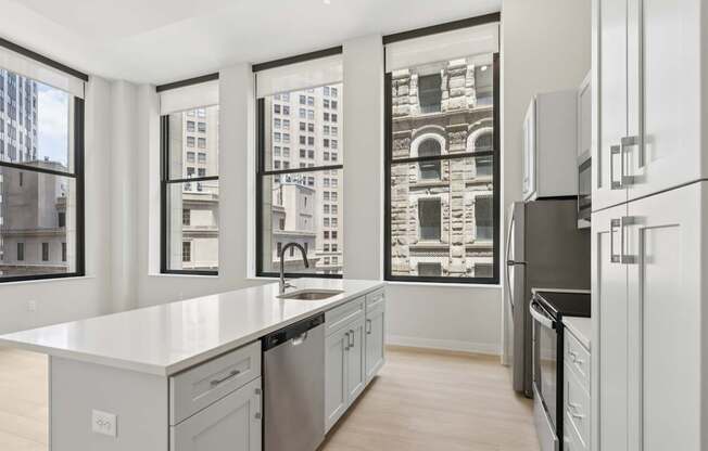 PET FRIENDLY CULTURAL DISTRICT APARTMENTS STEPS FROM UPMC, PNC, HIGHMARK, AND THE STRIP DISTRICT
