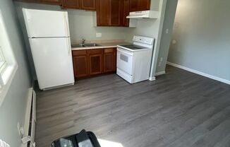 2 beds, 1 bath, $795, Unit 09