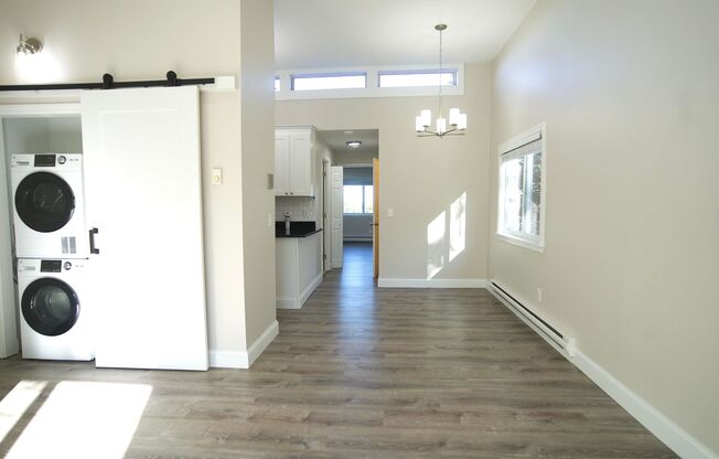 1 bed, 1 bath, 775 sqft, $2,400, Unit 76-6