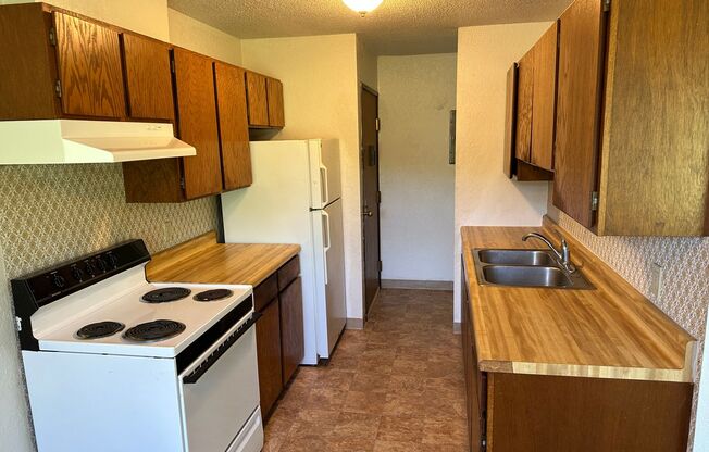 1 bed, 1 bath, $620, Unit 16-11