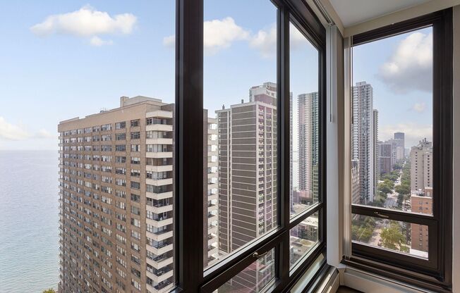 1 bed, 1.5 baths, 678 sqft, $2,450, Unit 10G