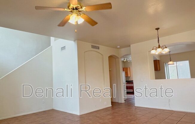 3041 W DARIEN WAY