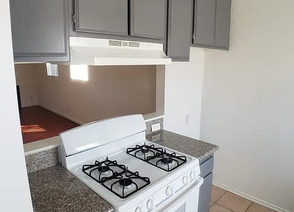 2 beds, 2 baths, $2,550