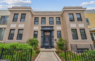 Top Floor Updated One Bedroom W/Sleek Appliances, Washer/Dryer Combo in Amazing Location!
