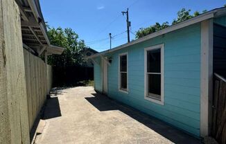 House For Rent - 1738 Lee Hall St Unit B, San Antonio, TX 78201