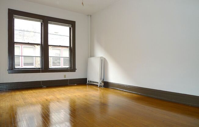 1 bed, 1 bath, 410 sqft, $890, Unit 21 - 16