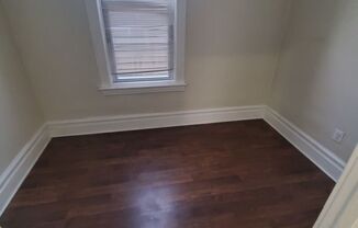 1 bed, 1 bath, $1,200, Unit Unit 1R