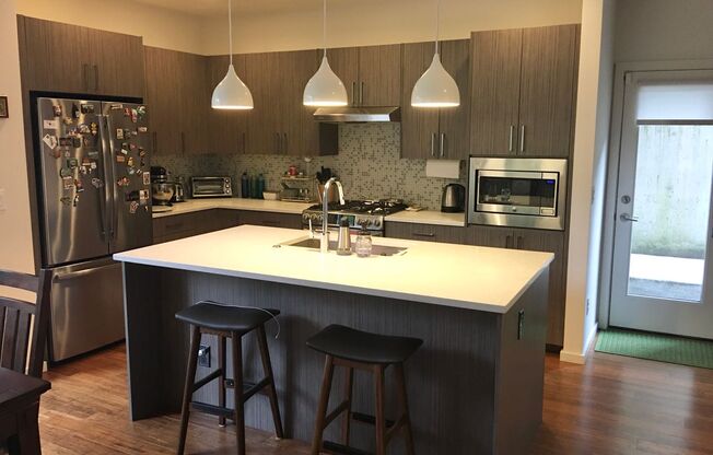 Sophisticated Urban Retreat in Fremont