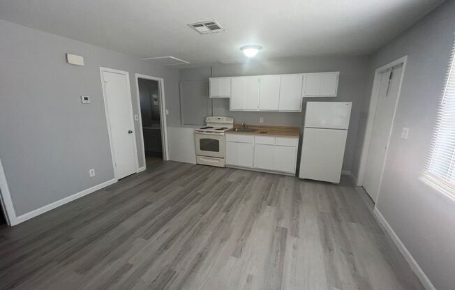 Unit F @ 15 SE 24th Ave