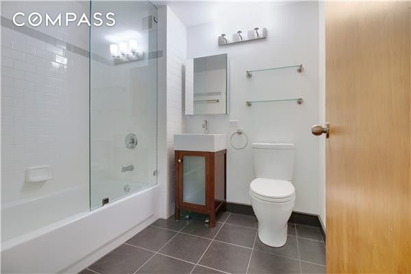 1 bed, 1 bath, $4,800, Unit 3F