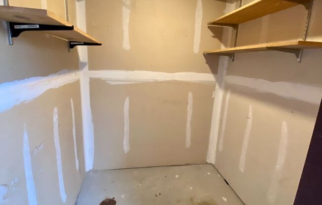 2 beds, 2 baths, 900 sqft, $2,795, Unit 101