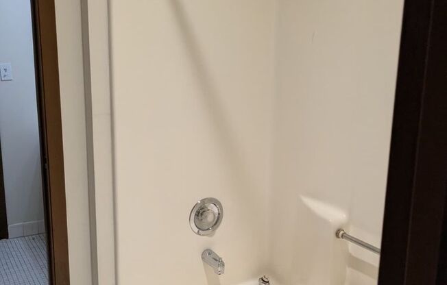 2 beds, 1.5 baths, 1,000 sqft, $1,451, Unit 8199-8199C