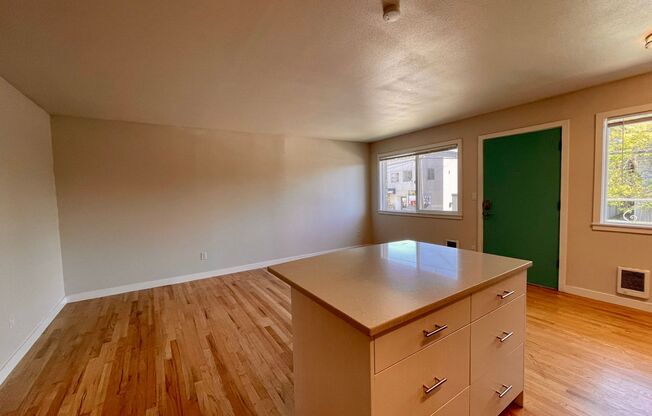 Ballard 12-Unit