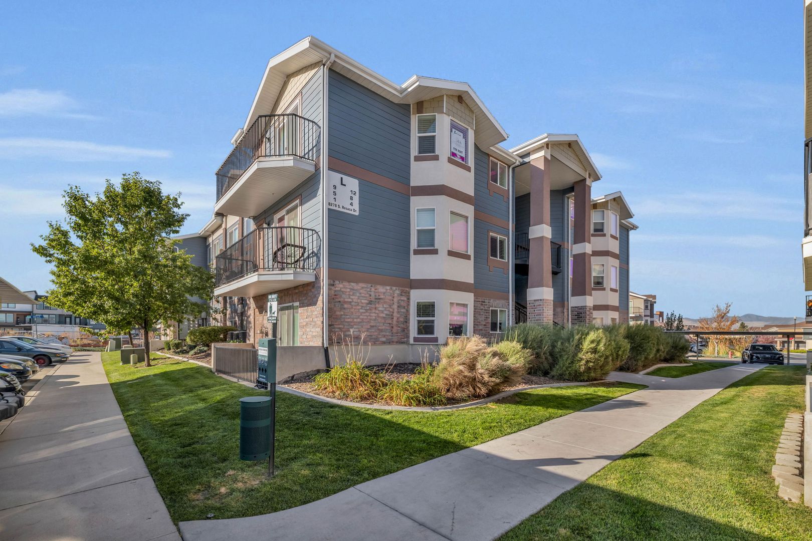 Don't Miss Out: 3BR Top-Floor Unit Available December 4th