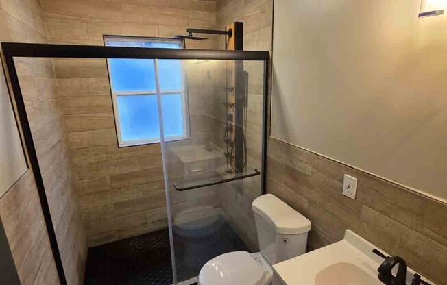 Fully Upgraded 2 Bed 1 Bath