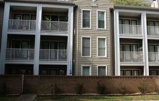 Pristine Condo located in Cedar Street Commons!