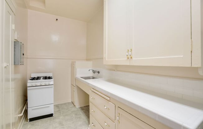 Studio, 1 bath, $1,525, Unit 312