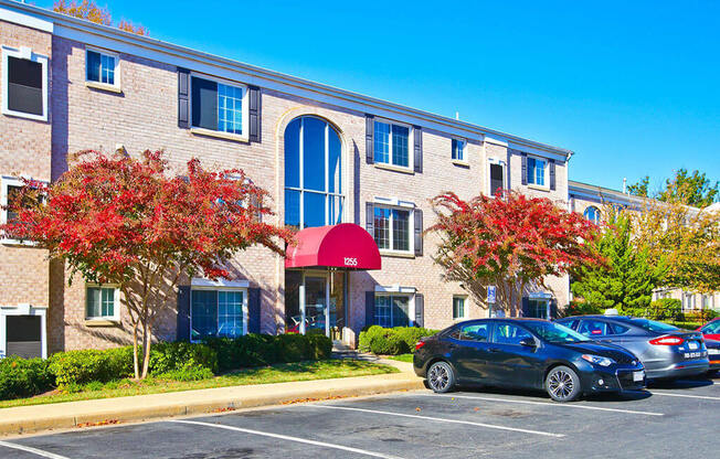 Dulles Glen Apartment View at Dulles Glen, Virginia, 20170