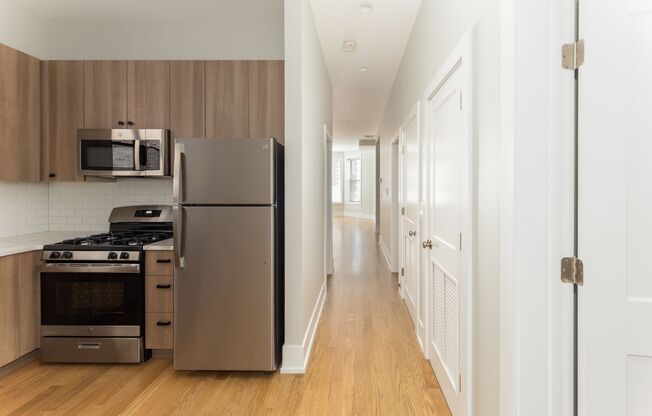 2 beds, 1 bath, 1,055 sqft, $3,850, Unit 3525W-1F
