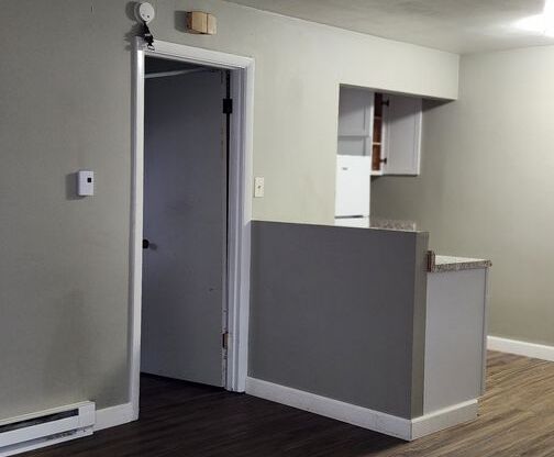 1 bed, 1 bath, 400 sqft, $625, Unit 01