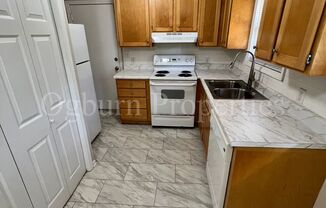 3 beds, 1 bath, $1,295