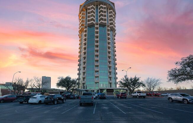 1 bed, 1.5 baths, $2,300, Unit # 133