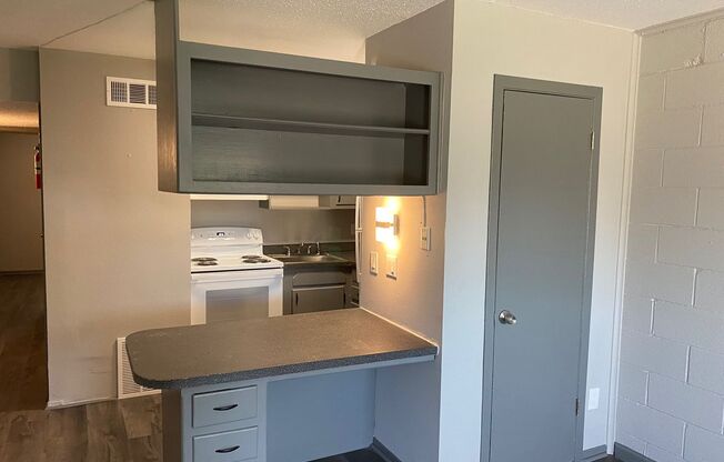 1 bed, 1 bath, 600 sqft, $750, Unit Apt #8