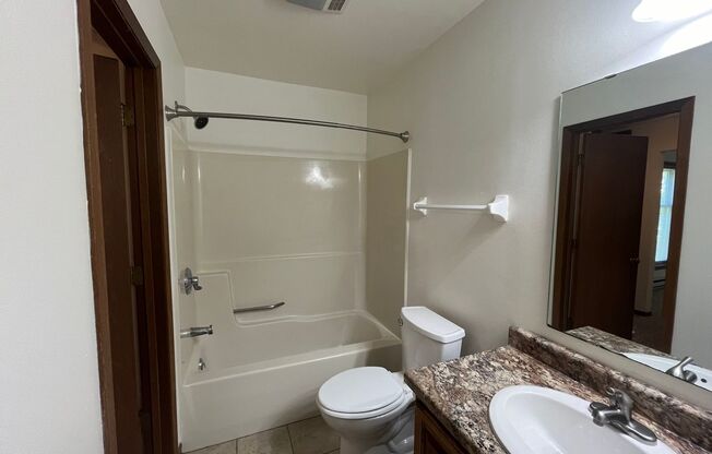 2 beds, 1 bath, 965 sqft, $1,650, Unit 7726RD