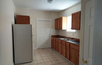 3 beds, 1 bath, $1,600