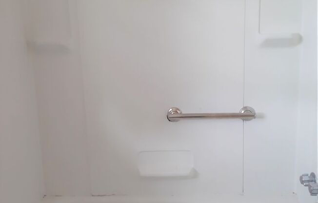 2 beds, 1 bath, 903 sqft, $1,290, Unit A-2